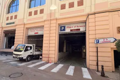 Fermeture du parking de la place d'Armes à Monaco pour travaux