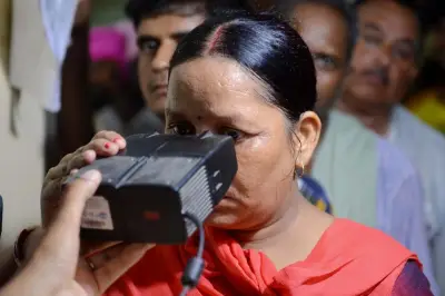 Ficher tout le monde : les leçons de l'identifiant biométrique indien Aadhaar