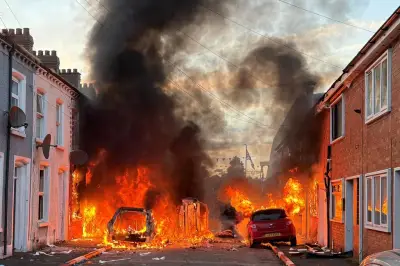 Frappes US en Iran : riposte et manifestations anti-immigrés en Irlande