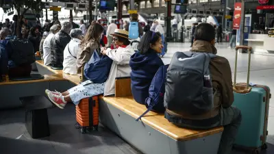 Grève SNCF : un TGV sur trois annulé, malaise social et 13 suicides