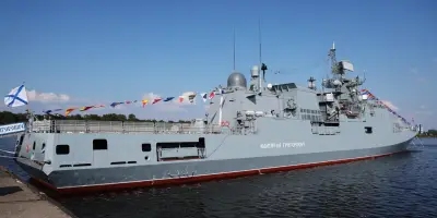 Guerre en Ukraine : un navire russe tire en Manche sur un cargo