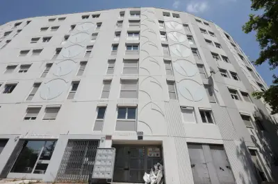 Incendie criminel à Nice : l'immeuble toujours en travaux deux ans après