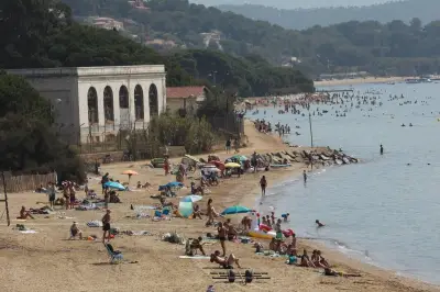 Incendie de bateau à La Londe : la plage de Tamaris fermée pour pollution