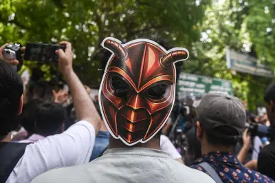 Inde : le « Parti du peuple des cafards » fédère la colère de la génération Z