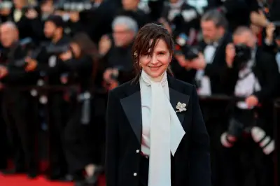Juliette Binoche regrette le mot « fasciste » dans une tribune anti-Bolloré