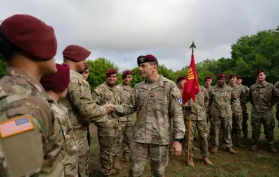 Le général Donahue, dernier soldat US en Afghanistan, poussé vers la sortie