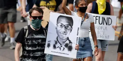 Nouveau procès pour les secouristes condamnés dans la mort d'Elijah McClain