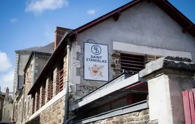 Plaque mémorielle pour les victimes de Saint-Stanislas à Nantes