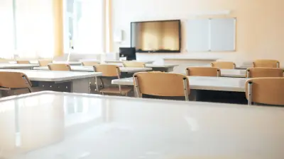Projet de décret : un élève peut être changé d'école à cause de ses parents