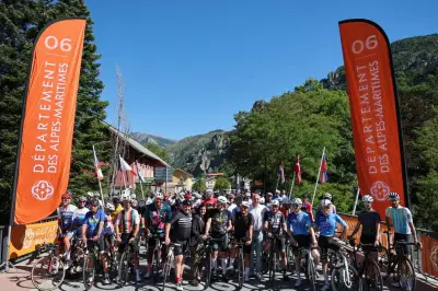 Près de 300 cyclistes avec les légendes du peloton à Valberg
