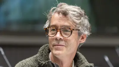 Pétition contre Yann Barthès : 20 000 signataires veulent lui couper la clim