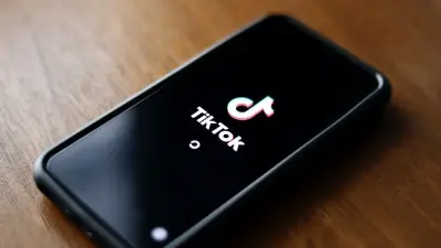 Quittoking : démissionner sur TikTok, phénomène ou risque professionnel ?
