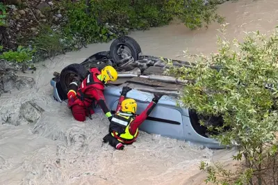 Sa voiture tombe dans un cours d'eau, le conducteur s'extrait avant l'arrivée des pompiers