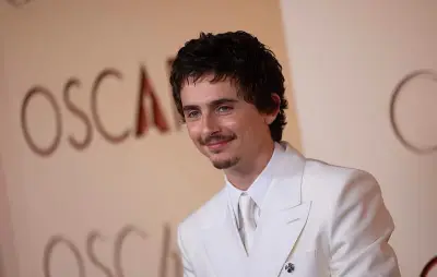 Timothée Chalamet fête la victoire des Knicks avec champagne