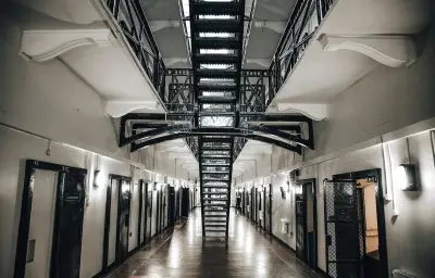Un cadre de la DZ Mafia extrait de prison et placé en garde à vue