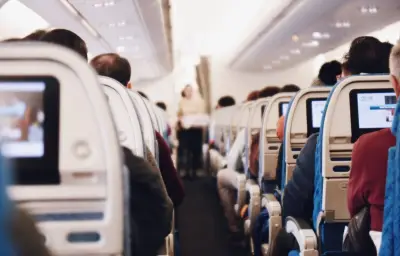 Un passager clandestin arrêté après s'être caché dans les toilettes d'un avion