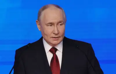 Xi Jinping rencontre Loukachenko à Pékin, Poutine attend les négociateurs américains