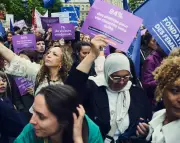 150 associations exigent des comptes à Darmanin sur droits des femmes