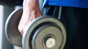 320 jours d'entraînement asymétrique : l'incroyable transformation d'un influenceur