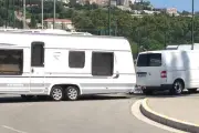 350 caravanes quittent La Crau après une procédure d'expulsion express