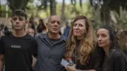 7 octobre : la mère de Shani Louk attaque AP et Reuters en justice