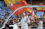 Abnousse Shalmani : Léon XIV, le pape qui rallume les cathédrales d'Europe