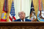 Acculé sur l'Iran, Trump subit un rare camouflet au Congrès