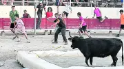 Ambiance électrique aux arènes de Codognan pour le taureau piscine