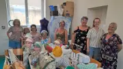 Atelier couture de Garons offre coussins cœurs à l'ICG avant l'été