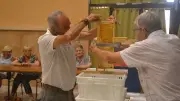 Atelier du mardi : extraction artisanale de miel au Cailar