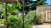 Au Jardin médiéval d'Uzès, l'art redonne vie aux plantes et objets oubliés