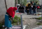 Au Kosovo, le voile de la discorde enflamme le débat