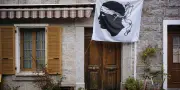 Autonomie de la Corse : débat entre deux constitutionnalistes