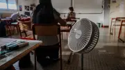 Bac sous canicule : horaires et rénovation scolaire en débat
