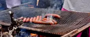 Barbecue en ville, balcon ou plage : réglementation et risques