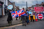 Brexit et extrême droite : même populisme, selon un politologue
