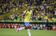 Brésil: victoire 6-2 sans Neymar pour les adieux avant le Mondial