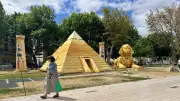Béziers : un voyage lumineux géant fait revivre Égypte, Chine et Inde
