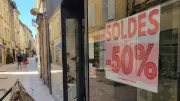 Canicule à Bagnols : les soldes d'été commencent sous la chaleur