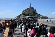 Canicule : les sites touristiques français contraints de s'adapter