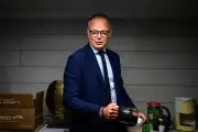 Chaleur, bière et 80 km/h : on a suivi la réunion numérique d'Édouard Philippe