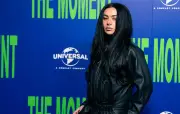 Charli XCX traverse une grave crise d'anxiété et s'éloigne des réseaux