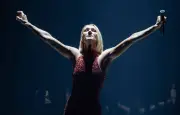 Céline Dion dévoile le single « Bonjour pardon merci » le 3 juillet