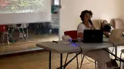 Conférence poétique à Caveirac : la langue des oiseaux fascine