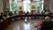 Conseil municipal tendu à Thézan-lès-Béziers sur les commissions et la pergola