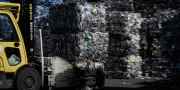 Consigne plastique : des élus claquent la porte d'une réunion au ministère