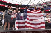 Coupe du monde à Los Angeles : les États-Unis écrasent le Paraguay lors d'une grand-messe patriotique