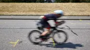 Cycliste meurt percuté par une moto lors d’un Ironman non officiel à Nice