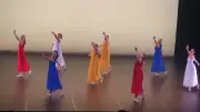 Danseuses du Gard rhodanien ovationnées à la Pyramide