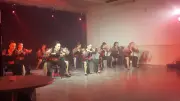 Danseuses en spectacle à l'Orangeraie à Salinelles